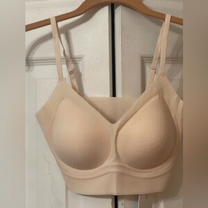 COMFELIE Zero Gravity Sculpt Wireless Bra oyster pink NWT Size M